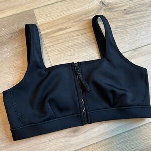 NWT Fabletics Barrier Low Impact Zip Up Sports Bra